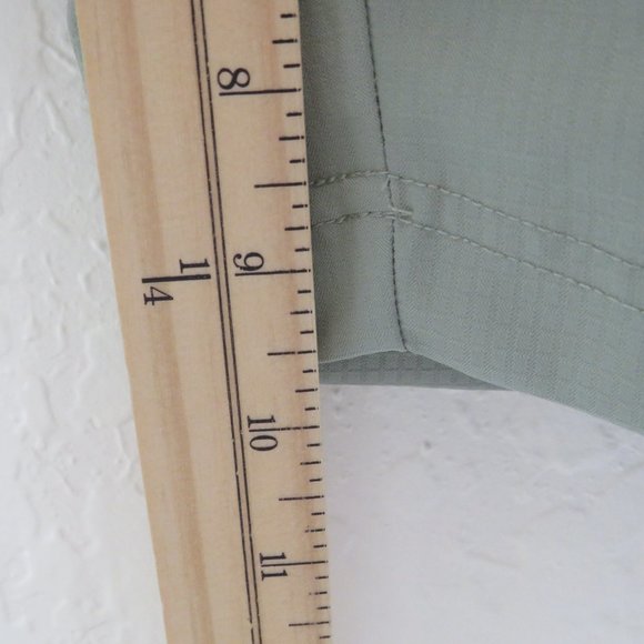 Columbia* Men's 1.5" Belt Loop Multipocketed Snap Closure Flat Front Shorts~ 38W - Picture 8 of 12